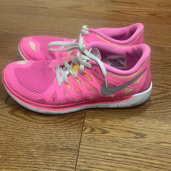 Nike shoes - Picture 1 of 1